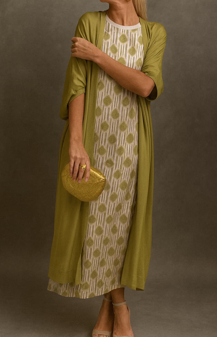 MILENA | Robe Satinée Élégante avec Châle Inclus et Ligne Amincissante pour Occasions Spéciales